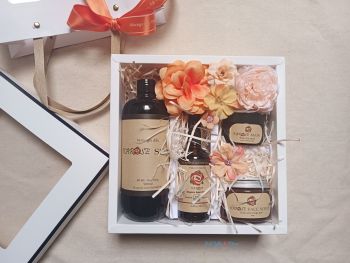 Set hộp quà 4 món Karose- trang trí hoa lụa tông cam